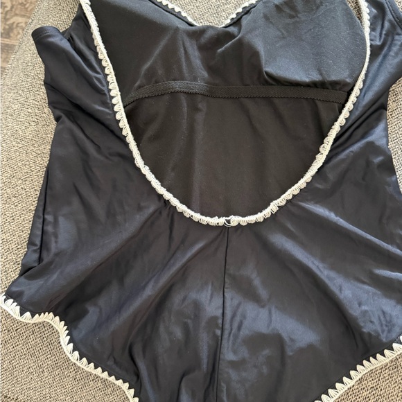 Worn once! Mission cheeky one piece suit size XL - Picture 5 of 6